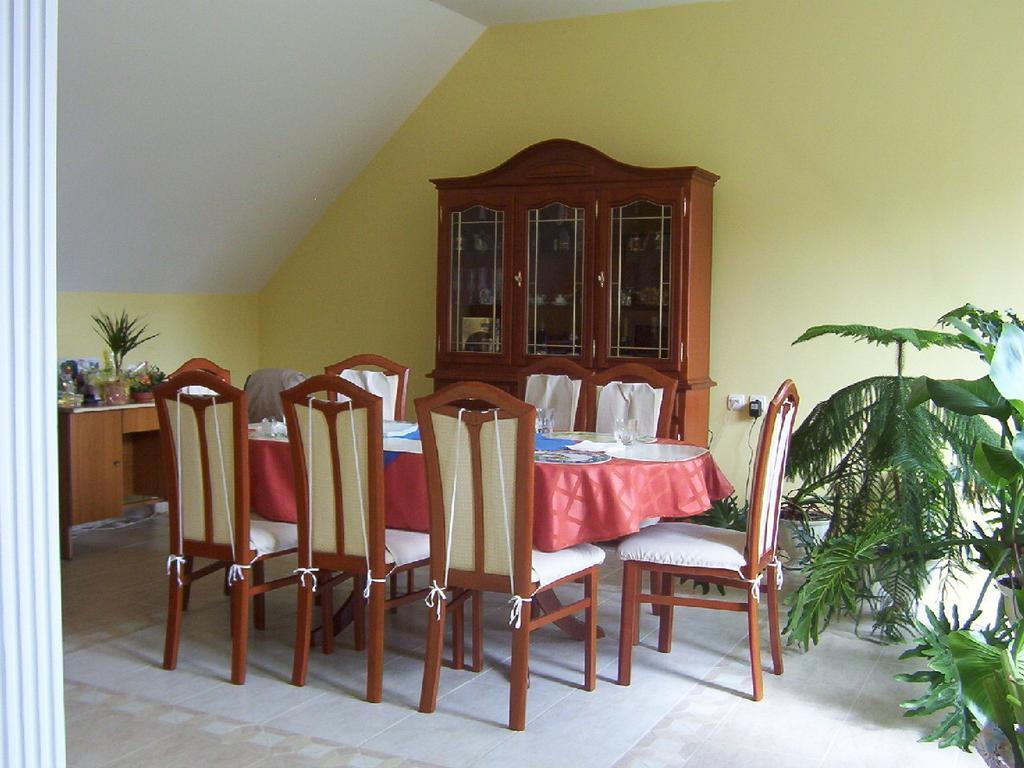 Marika Haus Hotel บุค ภายนอก รูปภาพ