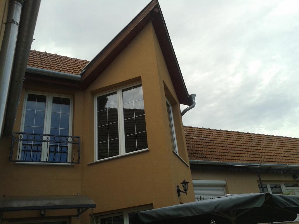 Marika Haus Hotel บุค ภายนอก รูปภาพ